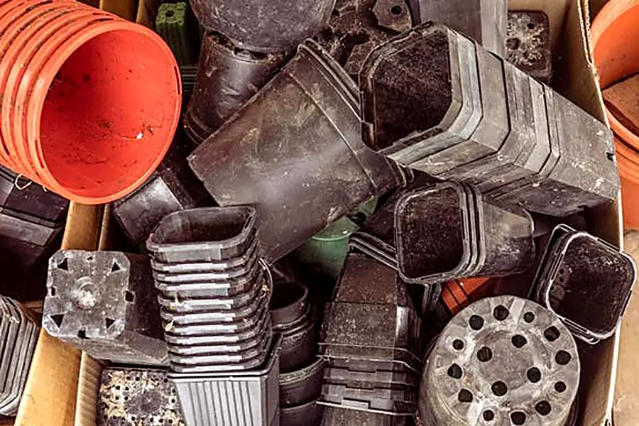 Plastic and metal plant containers rejected at the gate